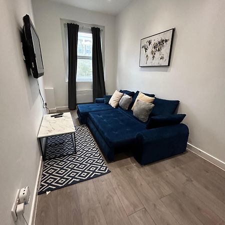 Central Locations 1 Bed Apartments Sleeps 4 London Bagian luar foto